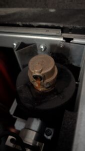 Diagnostic d'une résistance d'appoint défectueuse sur une pompe à chaleur Daikin à Sucé-sur-Erdre.