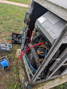 Dépannage PAC à Mésanger : circulateur grippé sur une unité Toshiba.